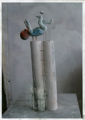 Bambino su due colonne. Pastello su fotocopia, cm. 9 x 13. 2010. Proprietà (...)